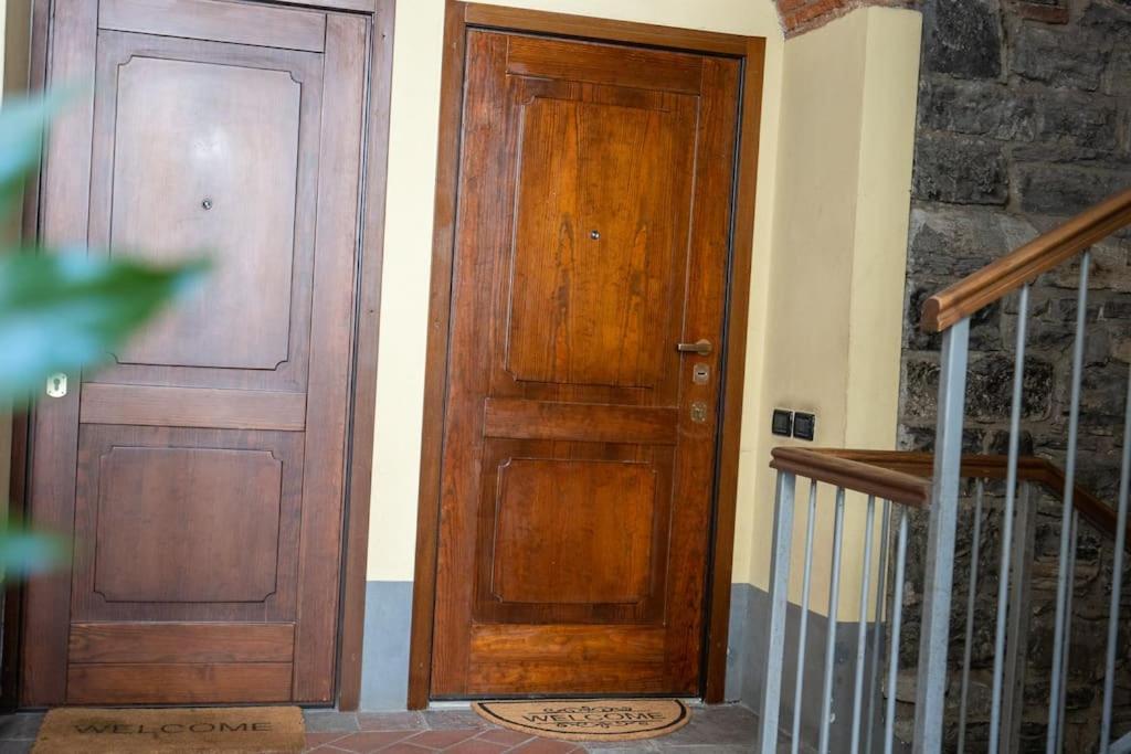 Alloggio Del 1400 Nel Cuore Del Centro Storico A 2 Min Dal Porto E Con 2 Bici Gratuite 코모 외부 사진