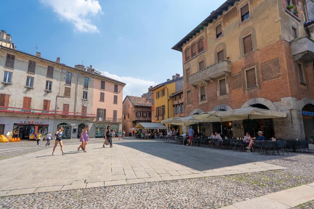Alloggio Del 1400 Nel Cuore Del Centro Storico A 2 Min Dal Porto E Con 2 Bici Gratuite 코모 외부 사진
