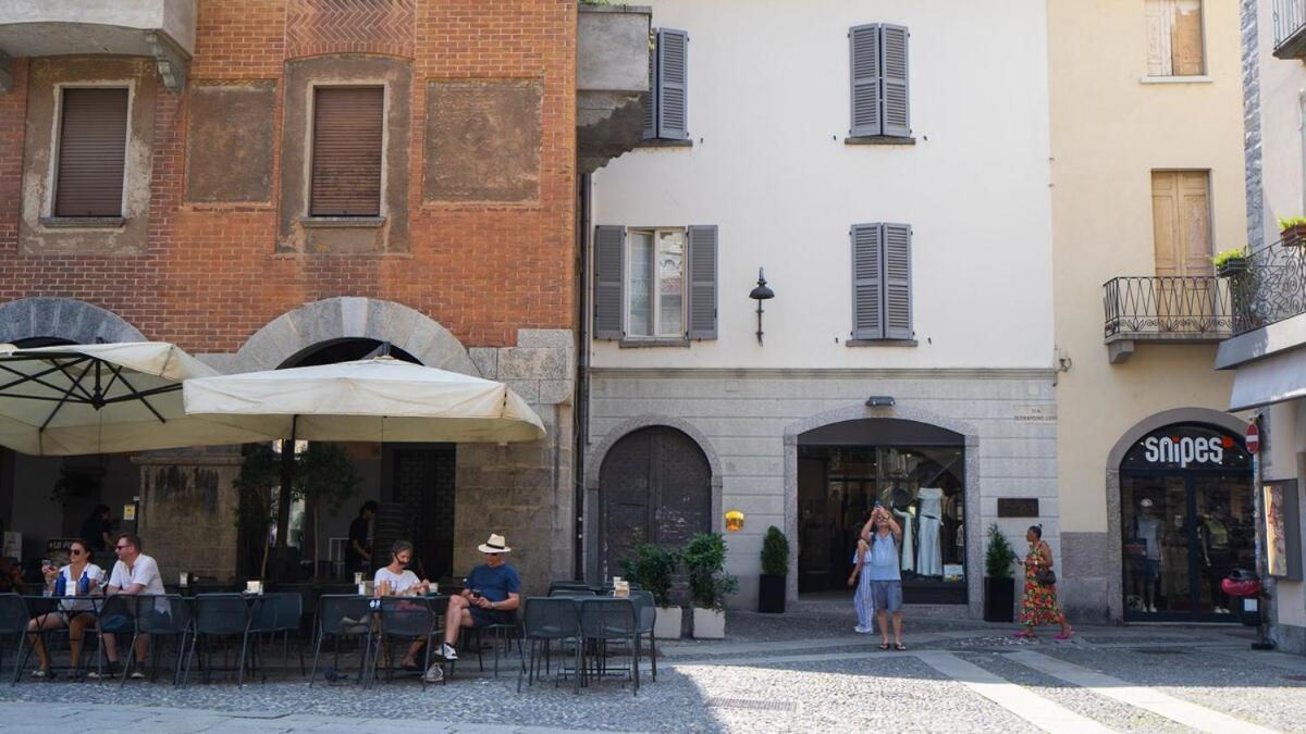Alloggio Del 1400 Nel Cuore Del Centro Storico A 2 Min Dal Porto E Con 2 Bici Gratuite 코모 외부 사진