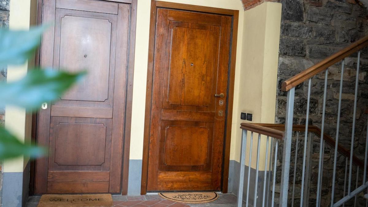 Alloggio Del 1400 Nel Cuore Del Centro Storico A 2 Min Dal Porto E Con 2 Bici Gratuite 코모 외부 사진