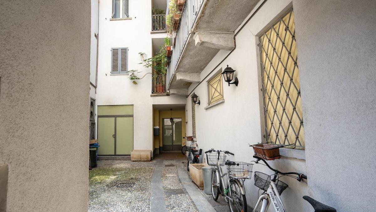 Alloggio Del 1400 Nel Cuore Del Centro Storico A 2 Min Dal Porto E Con 2 Bici Gratuite 코모 외부 사진